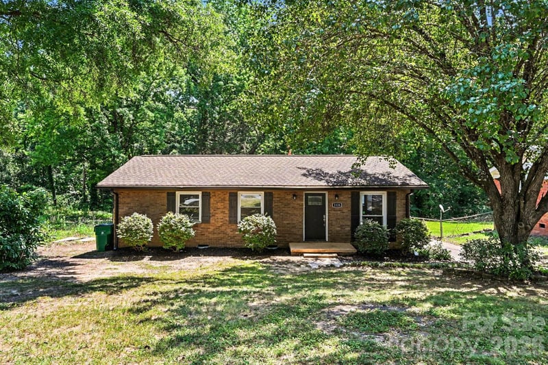 1126 Claremont Rd, Charlotte, NC 28214