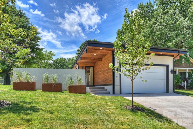 704 Charles Ave, Charlotte, NC 28205