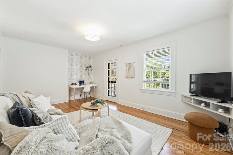 118 N Laurel Ave, Charlotte, NC 28207