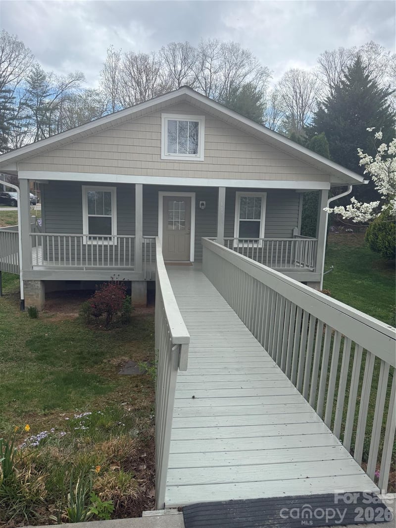 137 Warren Haynes Dr, Asheville, NC 28806