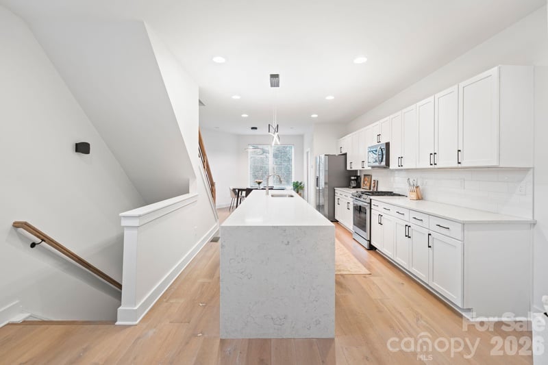 1935 W Trade St, Charlotte, NC 28216