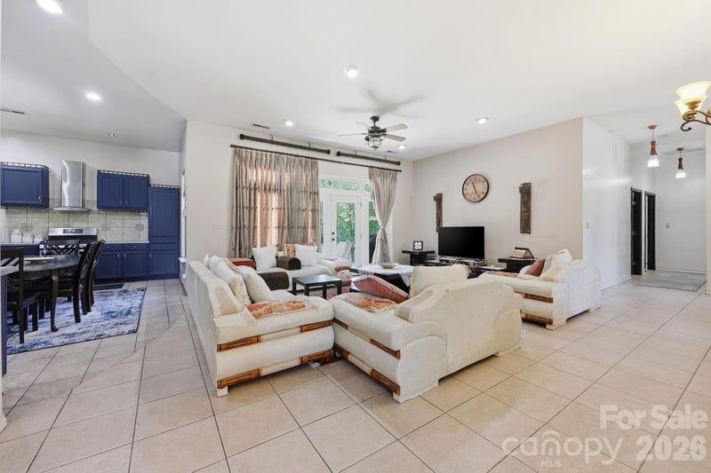 1803 Wilton Gate Dr, Charlotte, NC 28262