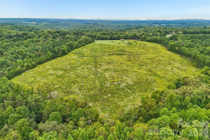 4806 Harmony Hw, Hamptonville, NC 27020