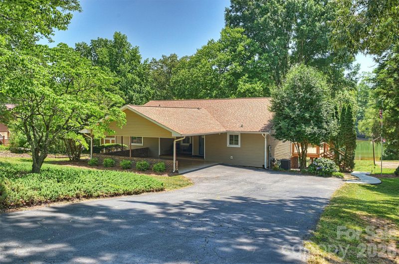 113 Skippers Cove Ln, Troutman, NC 28166