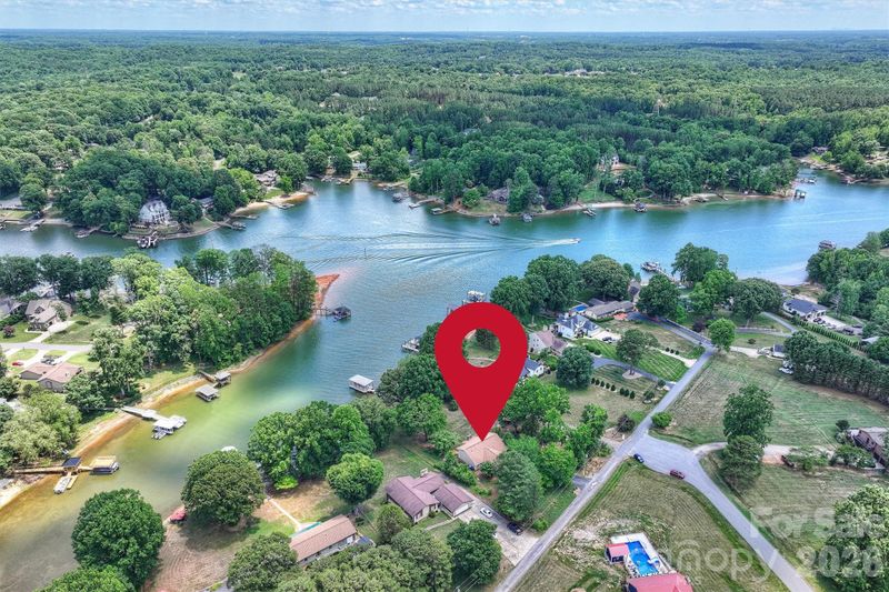 113 Skippers Cove Ln, Troutman, NC 28166