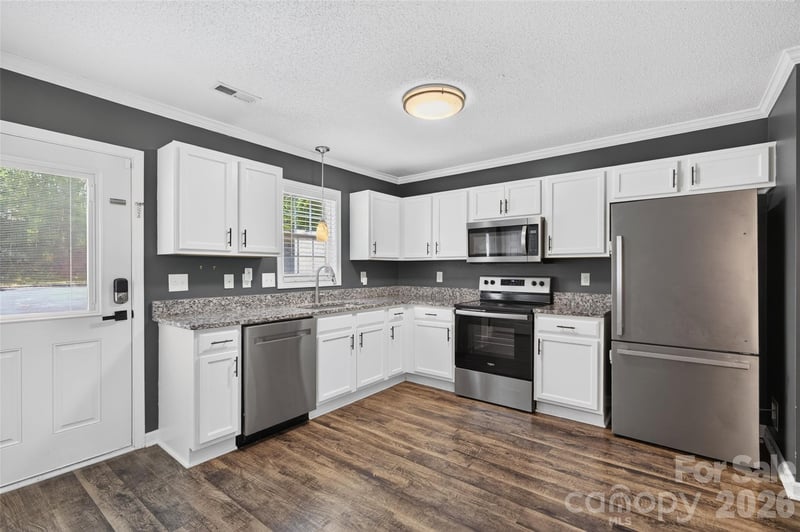 140 Locomotive Ln #107, Mooresville, NC 28115