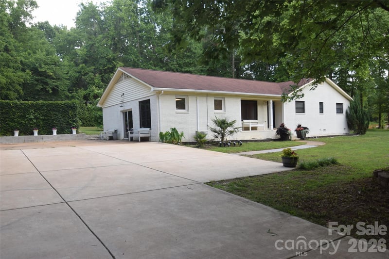 8202 Lawyers Rd, Mint Hill, NC 28227