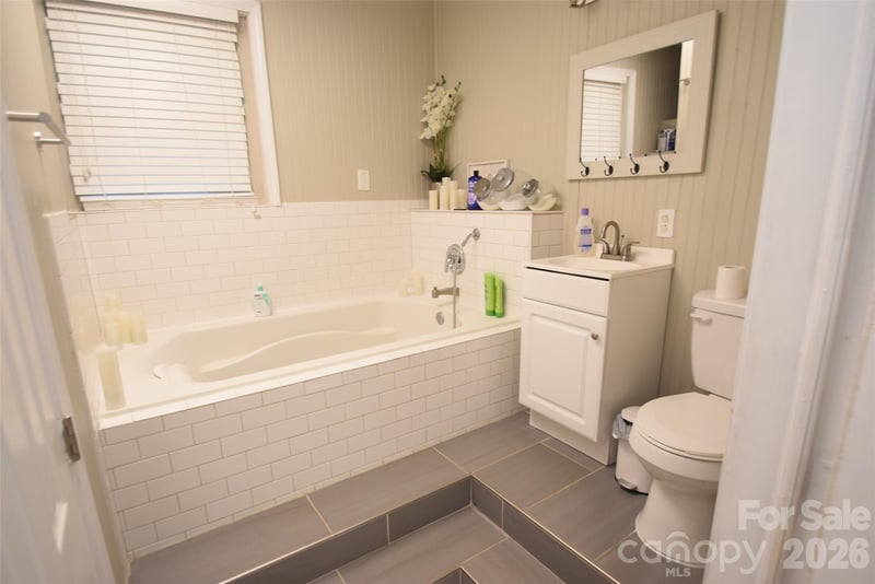 8202 Lawyers Rd, Mint Hill, NC 28227