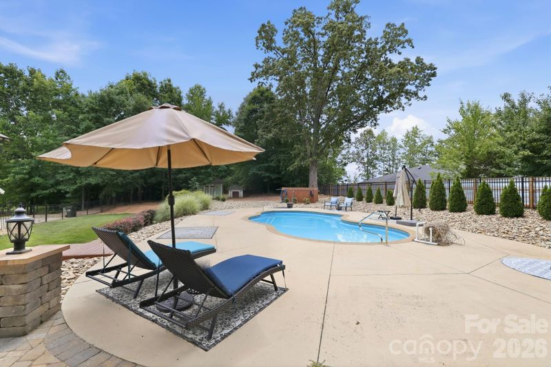 1104 Sawtooth Oak Ln, Belmont, NC 28012