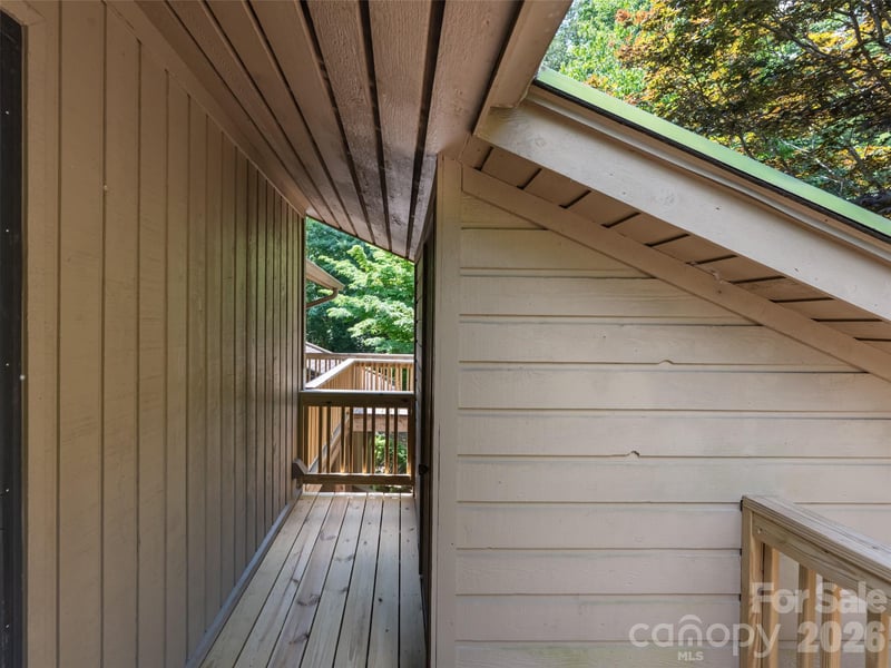 112 Live Oak Ln, Hendersonville, NC 28791