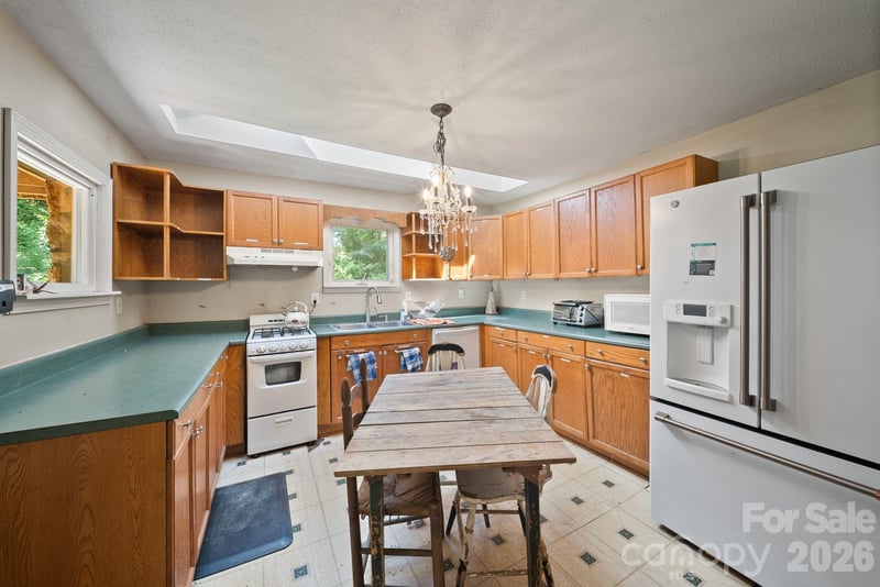 78 Green Oak Rd, Asheville, NC 28804