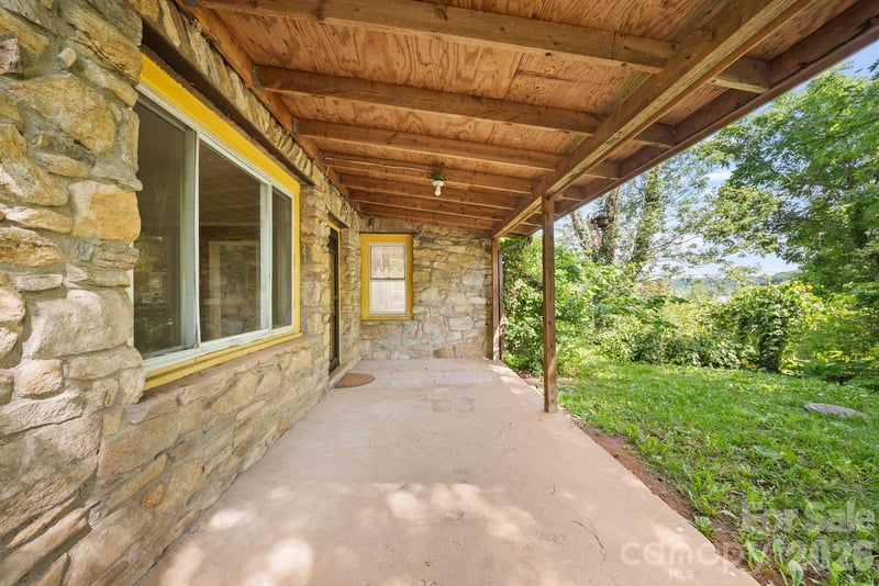 78 Green Oak Rd, Asheville, NC 28804