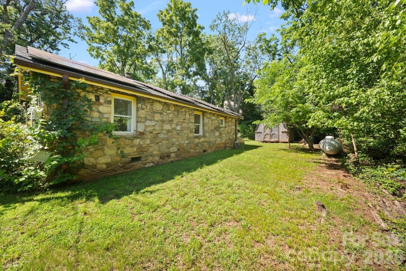 78 Green Oak Rd, Asheville, NC 28804