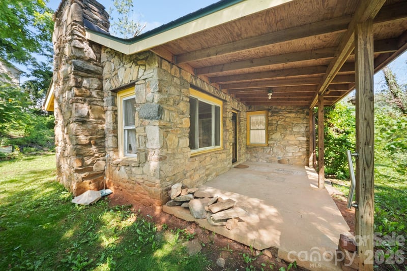 78 Green Oak Rd, Asheville, NC 28804