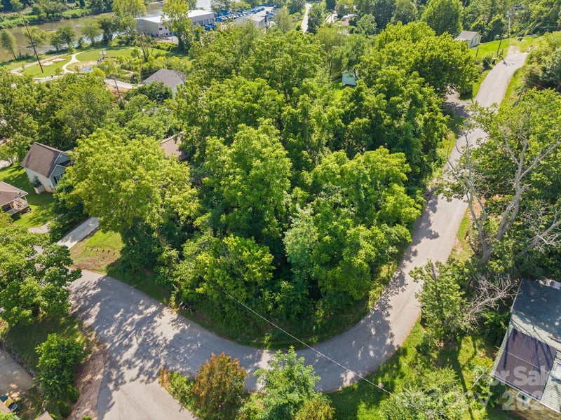 75 Green Oak Rd, Asheville, NC 28804
