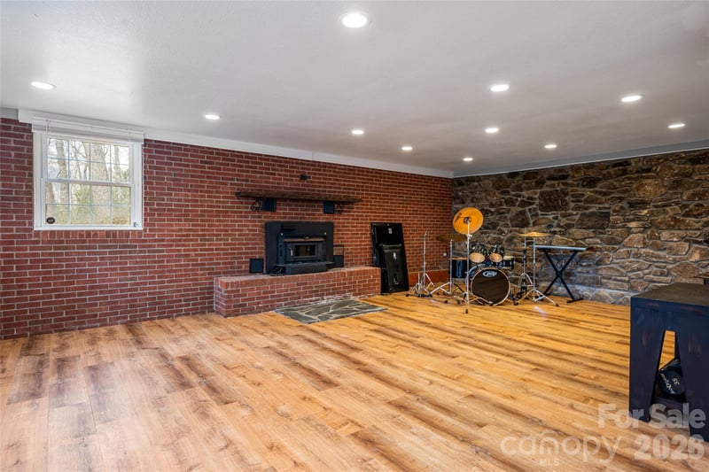 233 Church Rd, Fairview, NC 28730