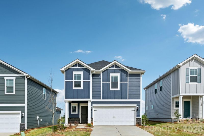 1445 Wildflower St, Newton, NC 28658