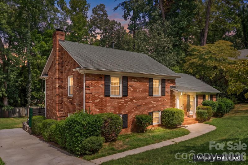 2815 Burnt Mill Rd, Charlotte, NC 28210