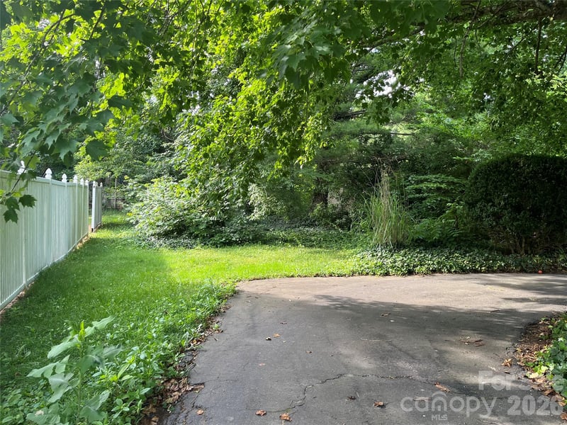 9999 Northeast Ave, Swannanoa, NC 28778