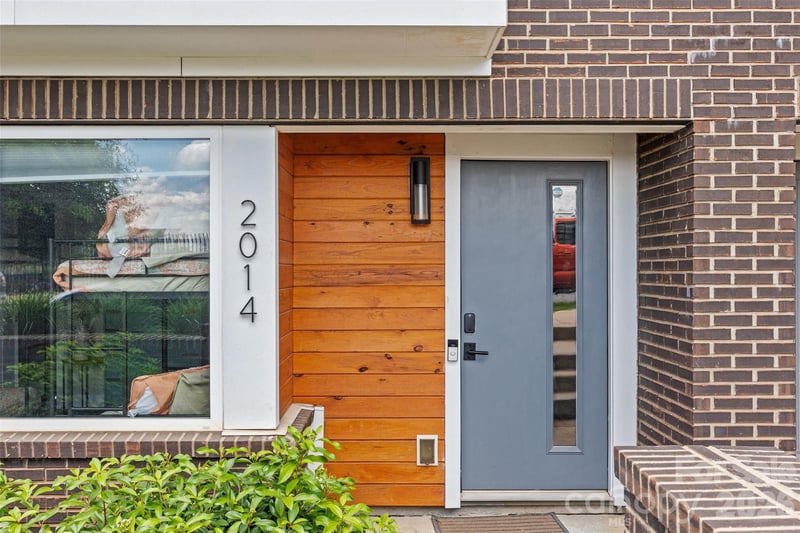 2014 Bryant Park Dr, Charlotte, NC 28208