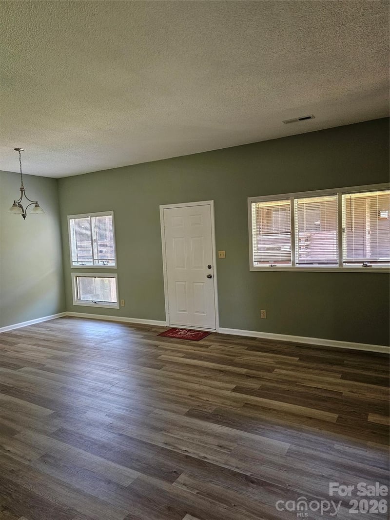 1831 J Julian Ln, Charlotte, NC 28208