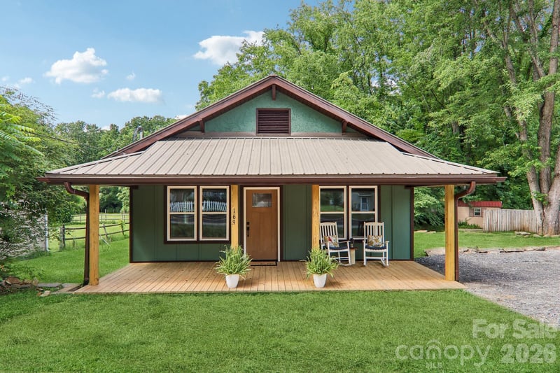169 East St, Waynesville, NC 28786