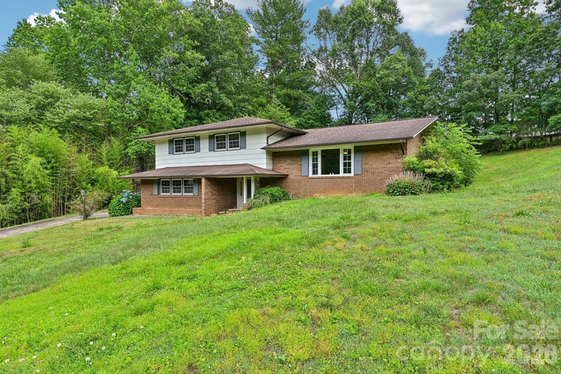 8417 Rolling Hills Ave, Hickory, NC 28602