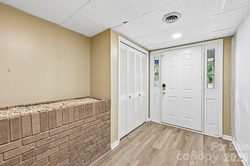 8417 Rolling Hills Ave, Hickory, NC 28602