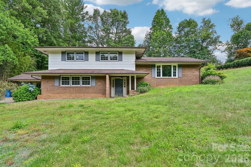8417 Rolling Hills Ave, Hickory, NC 28602