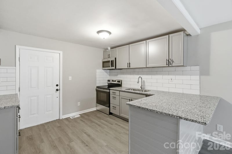 2732 Thornton Rd, Charlotte, NC 28208