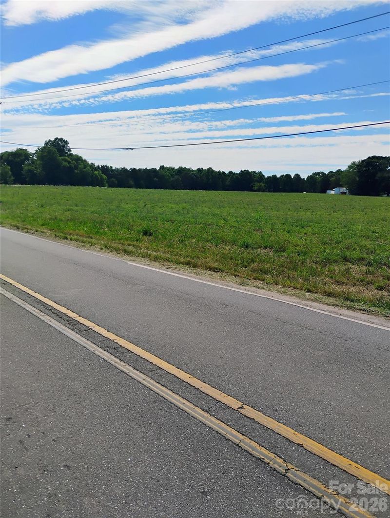 3823 Hickory Lincolnton Hw, Newton, NC 28658