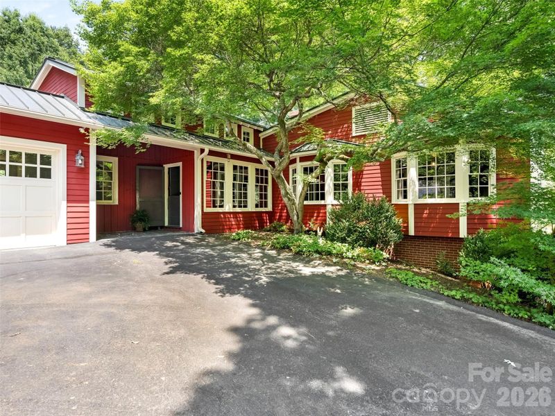 350 Shasta Ln, Charlotte, NC 28211