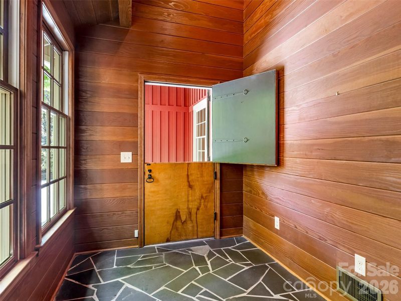 350 Shasta Ln, Charlotte, NC 28211