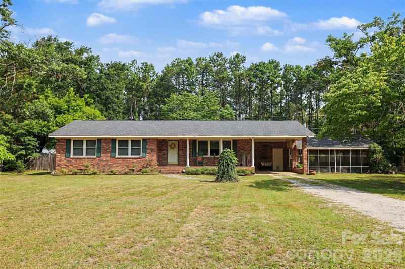 6774 Woodhaven Rd, Kershaw, SC 29067