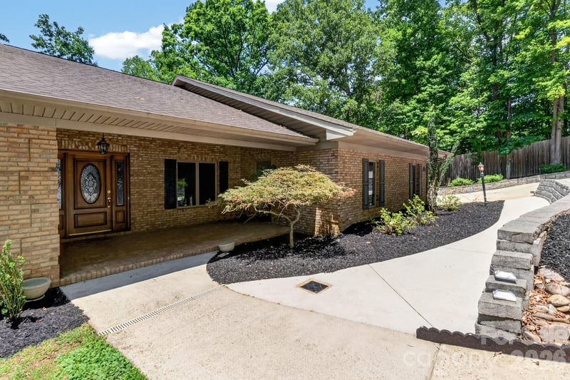 105 Quail Ln, Mooresville, NC 28117