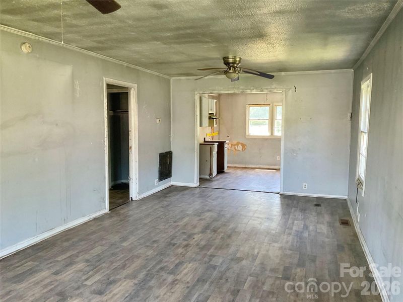 1024 Catawba St, Lincolnton, NC 28092
