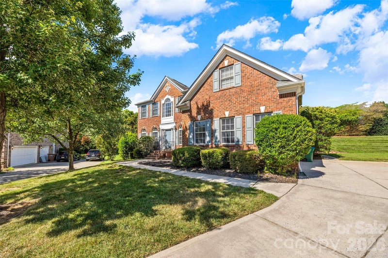 8408 Denholme Dr, Waxhaw, NC 28173