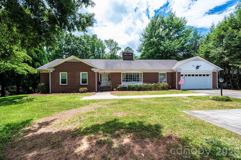 1807 5th St NW, Hickory, NC 28601