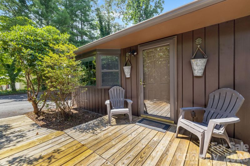 63 Baker Pl, Asheville, NC 28806
