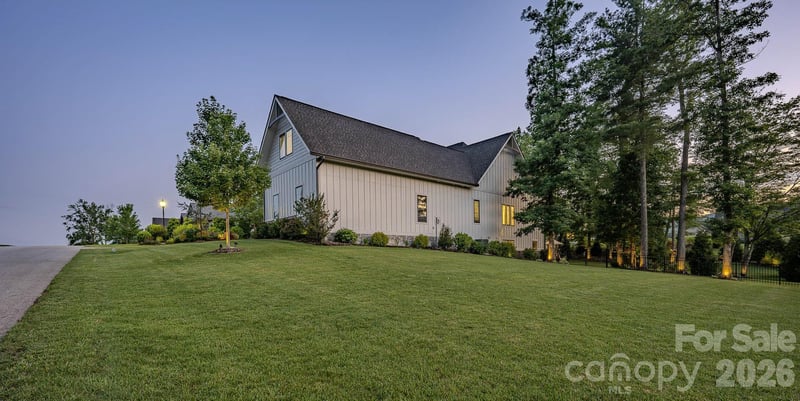 73 Angelina Ln, Mills River, NC 28759