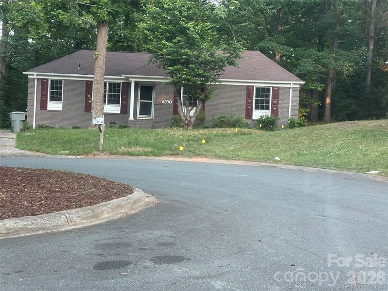 6230 Cross Creek Ln, Charlotte, NC 28212