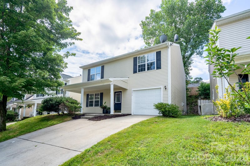8016 Bronze Pike Dr, Charlotte, NC 28273