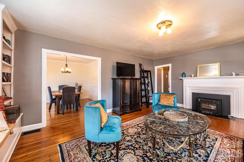 1240 12th Street Pl NW, Hickory, NC 28601