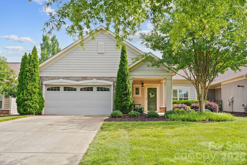 159 Brawley Point Cir, Mooresville, NC 28117