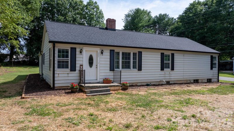 227 W 27th St, Newton, NC 28658
