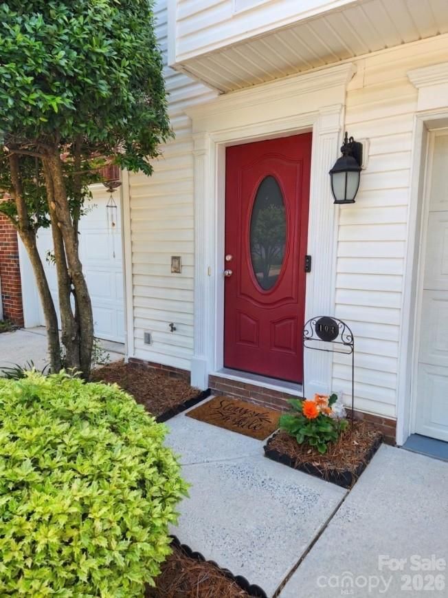 104 Rock Ridge Ln, Mount Holly, NC 28120