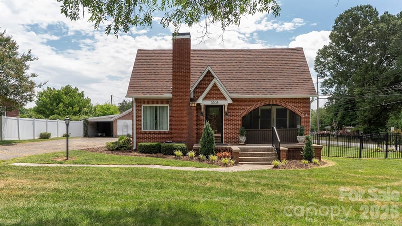 3308 16th St NE, Hickory, NC 28601