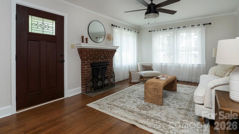 3308 16th St NE, Hickory, NC 28601