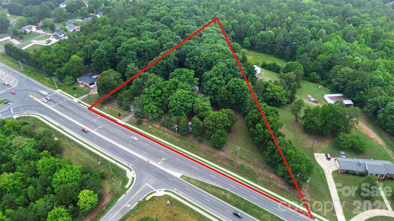 5446 Mooresville Rd, Kannapolis, NC 28081