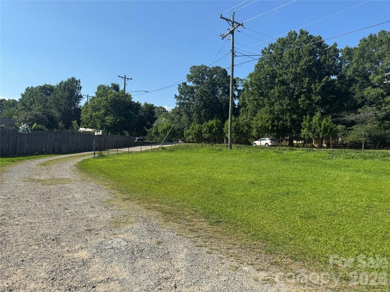 8432 Idlewild Rd, Charlotte, NC 28227